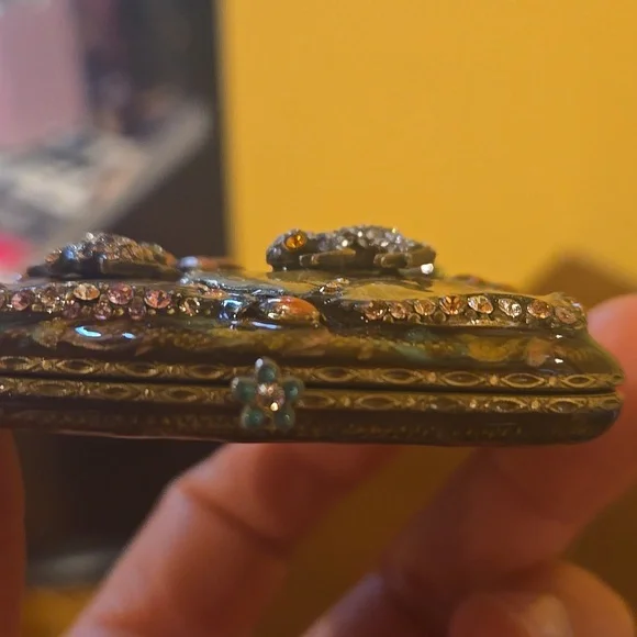 Jay Strongwater Floral and Frog Embellished Compact Mirror - Picture 3 of 7